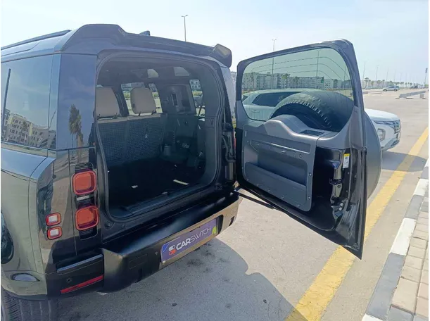 Car image 27