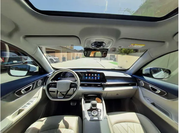 Car image 17