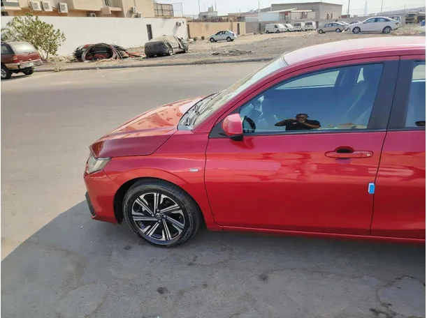 Car image 9
