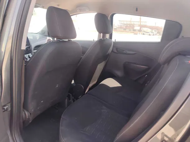 Car image 17