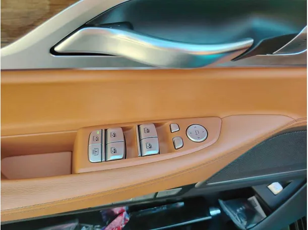 Car image 46