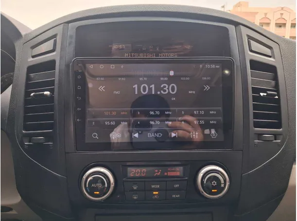 Car image 17
