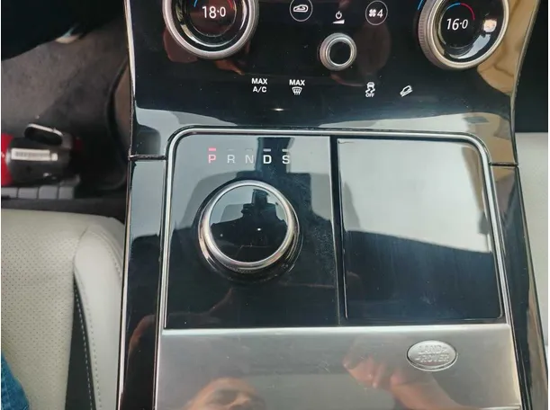 Car image 27