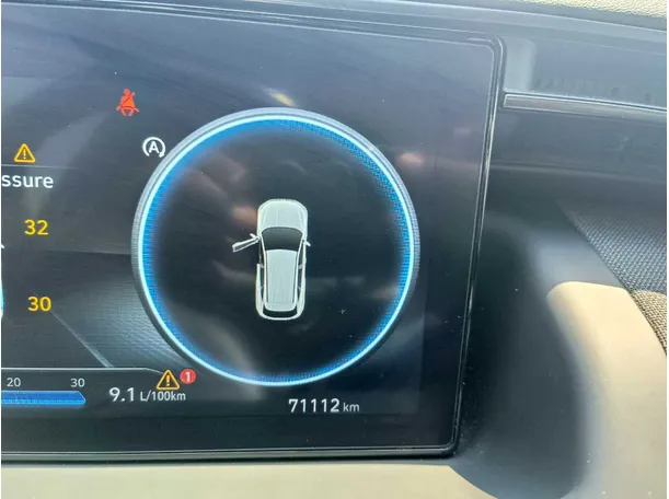 Car image 26