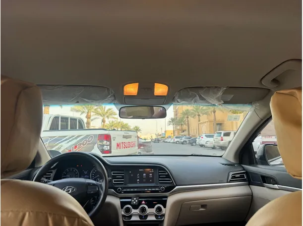 Car image 15