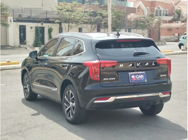 Car image 7