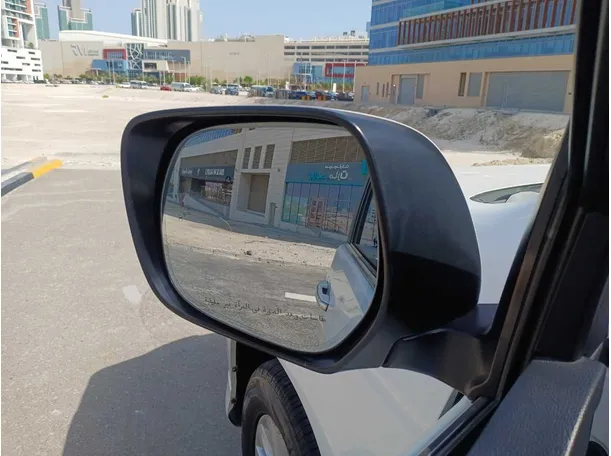 Car image 23