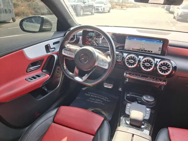 Car image 17