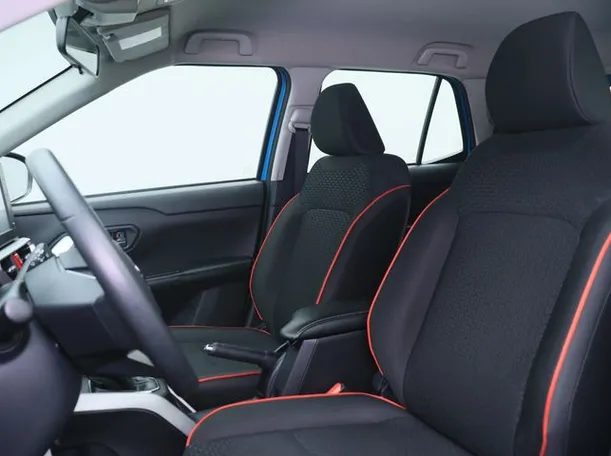 Car image 8