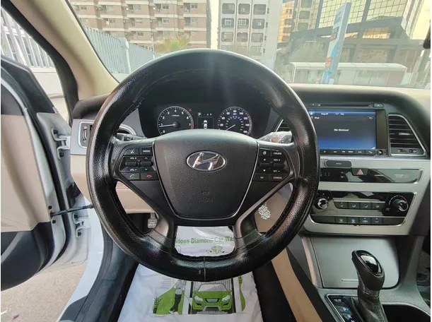 Car image 22