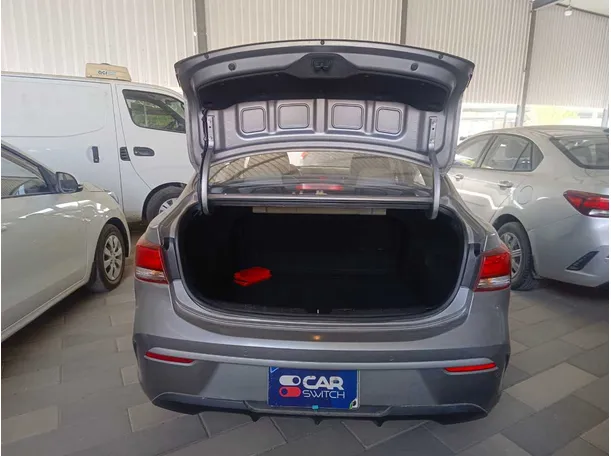 Car image 19