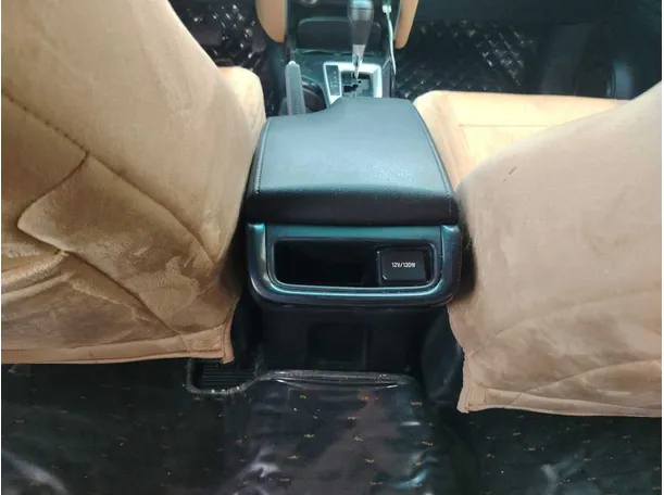 Car image 37