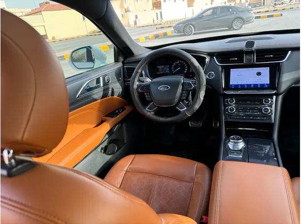 Car image 20