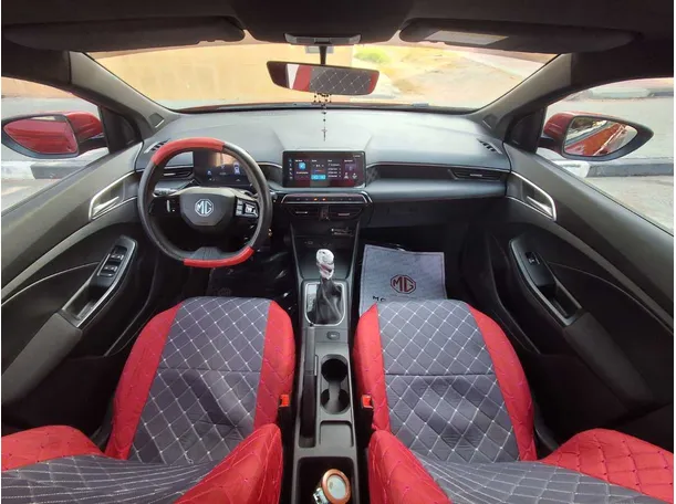 Car image 15