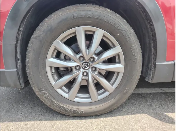 Car image 9