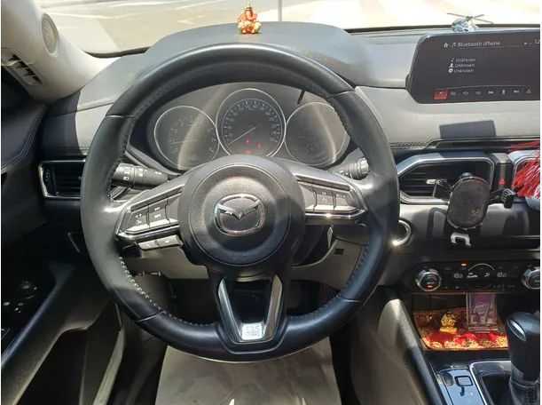 Car image 17