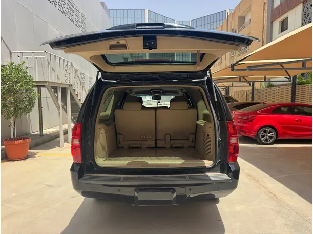 Car image 20