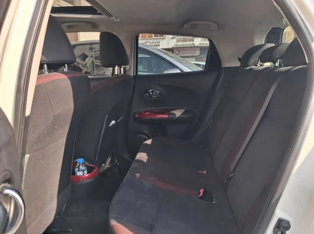 Car image 13