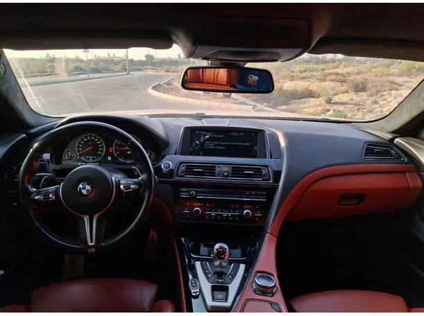 Car image 16