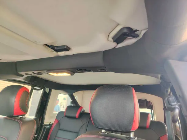 Car image 15