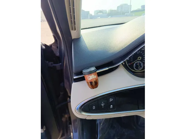 Car image 28