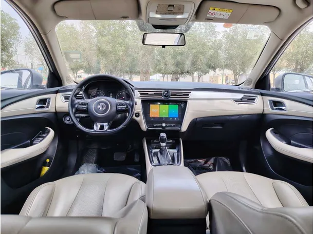 Car image 18