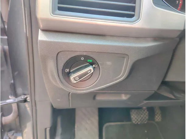Car image 35