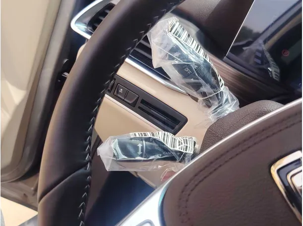 Car image 35