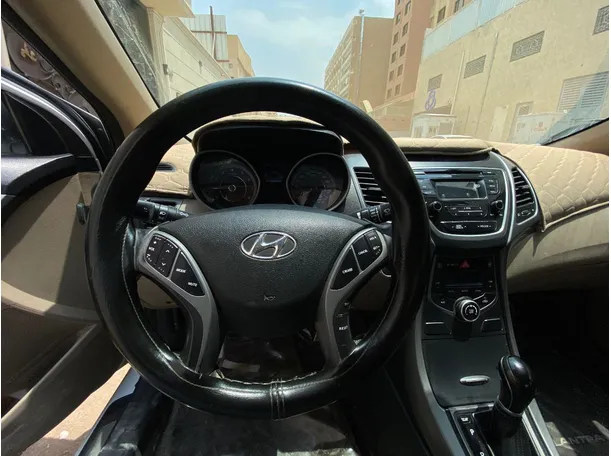 Car image 10