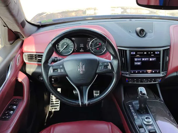 Car image 26