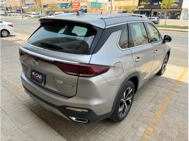 Car image 5