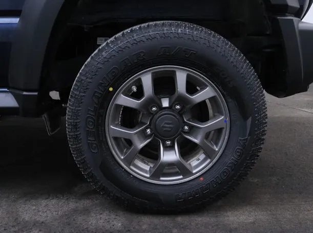 Car image 7