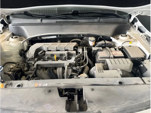Car image 16