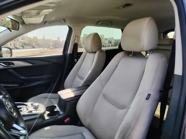Car image 13