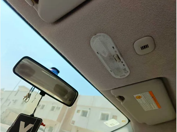 Car image 30
