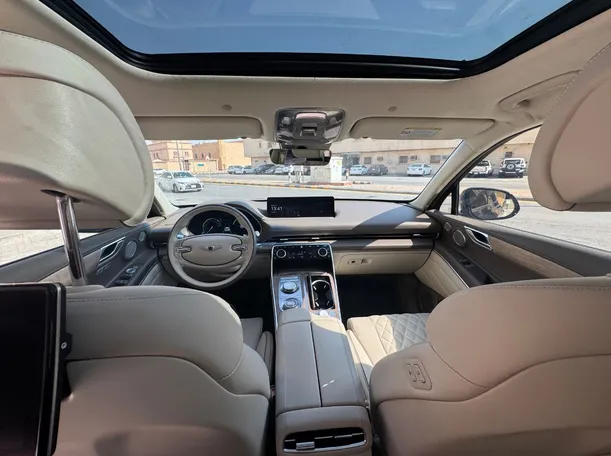 Car image 14