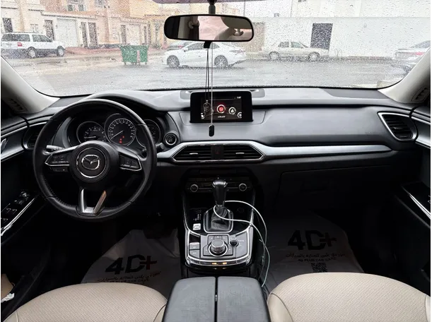 Car image 18