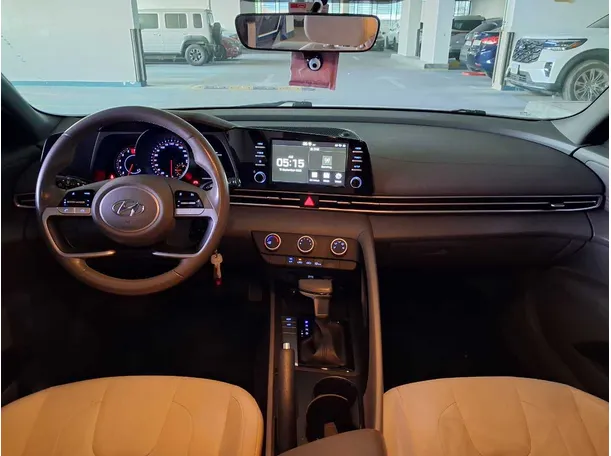 Car image 15