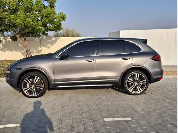 Car image 8