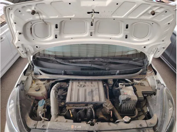 Car image 25