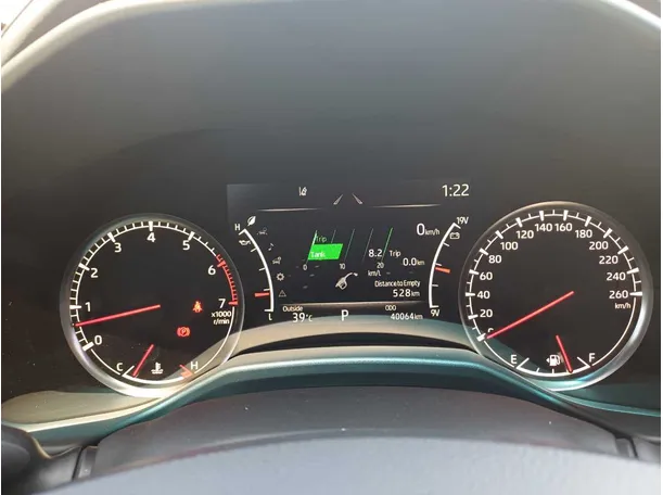 Car image 18