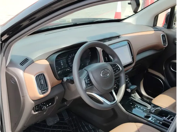 Car image 12