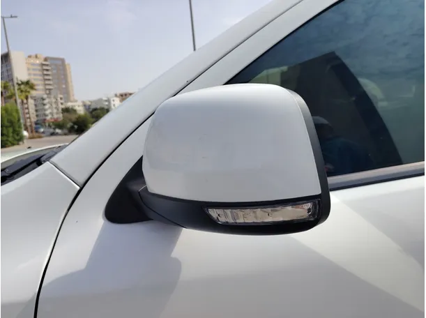 Car image 35