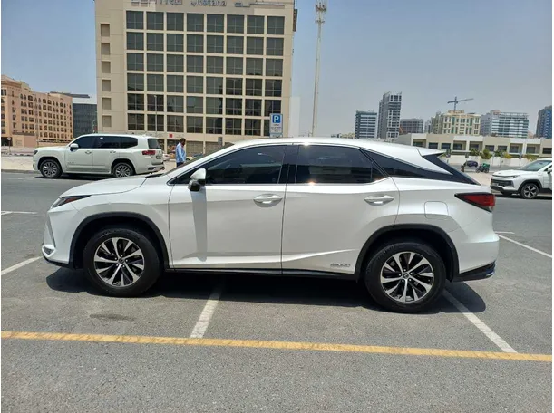 Car image 8