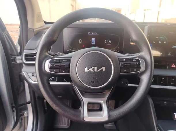 Car image 23