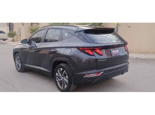 Car image 7