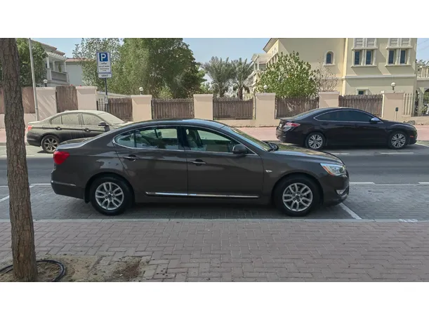 Car image 13
