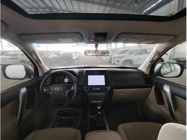 Car image 20