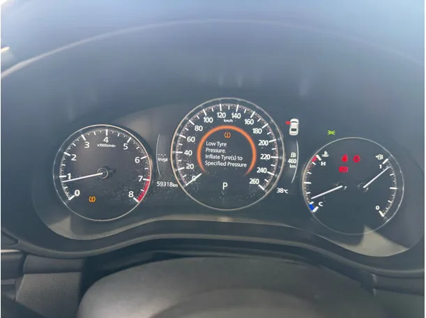 Car image 10