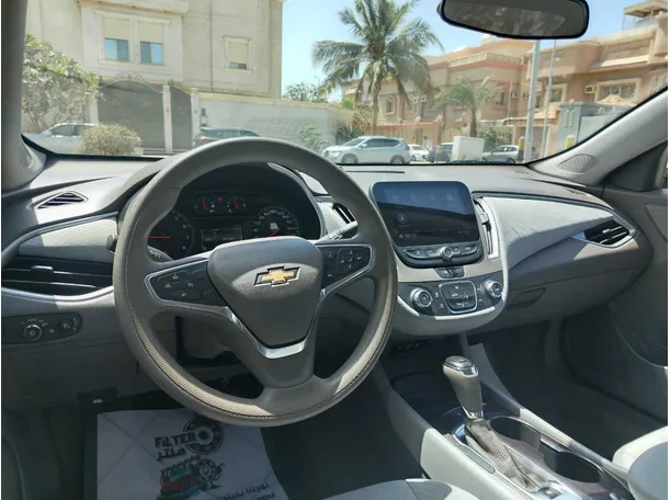 Car image 25